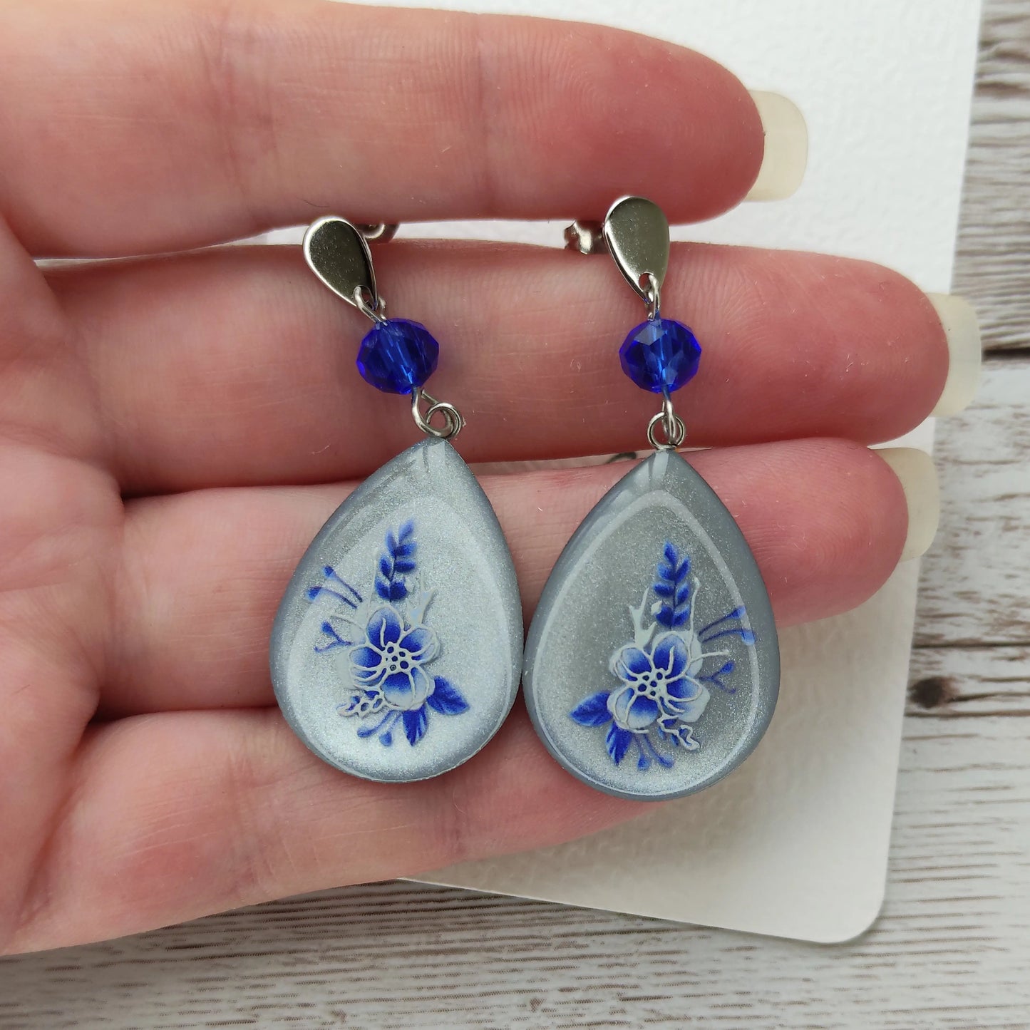Boucles "Lola" fleurs bleues L'Atelier VanessaCréa