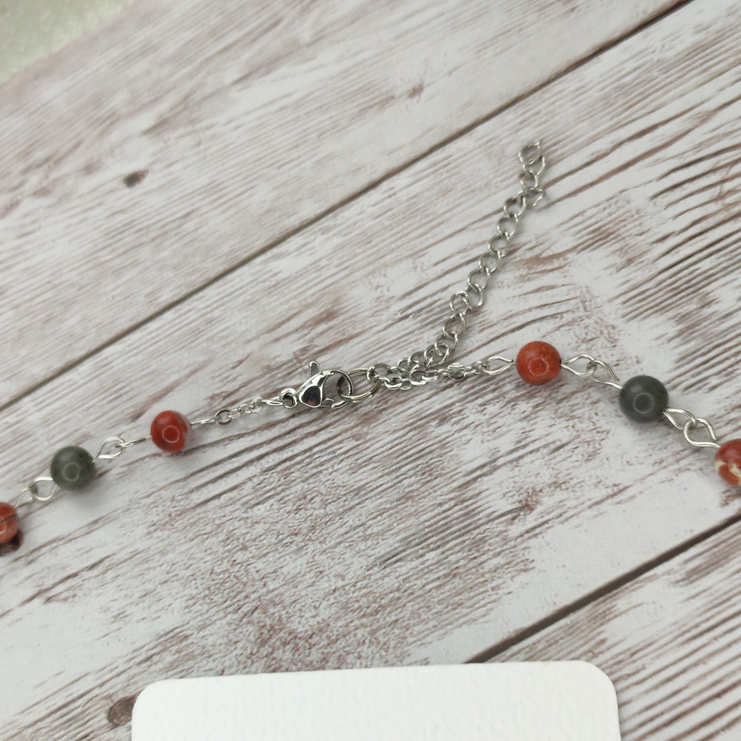Collier cravate Sceau de Force & Protection – Labradorite, Jaspe Rouge & Acier Inoxydable