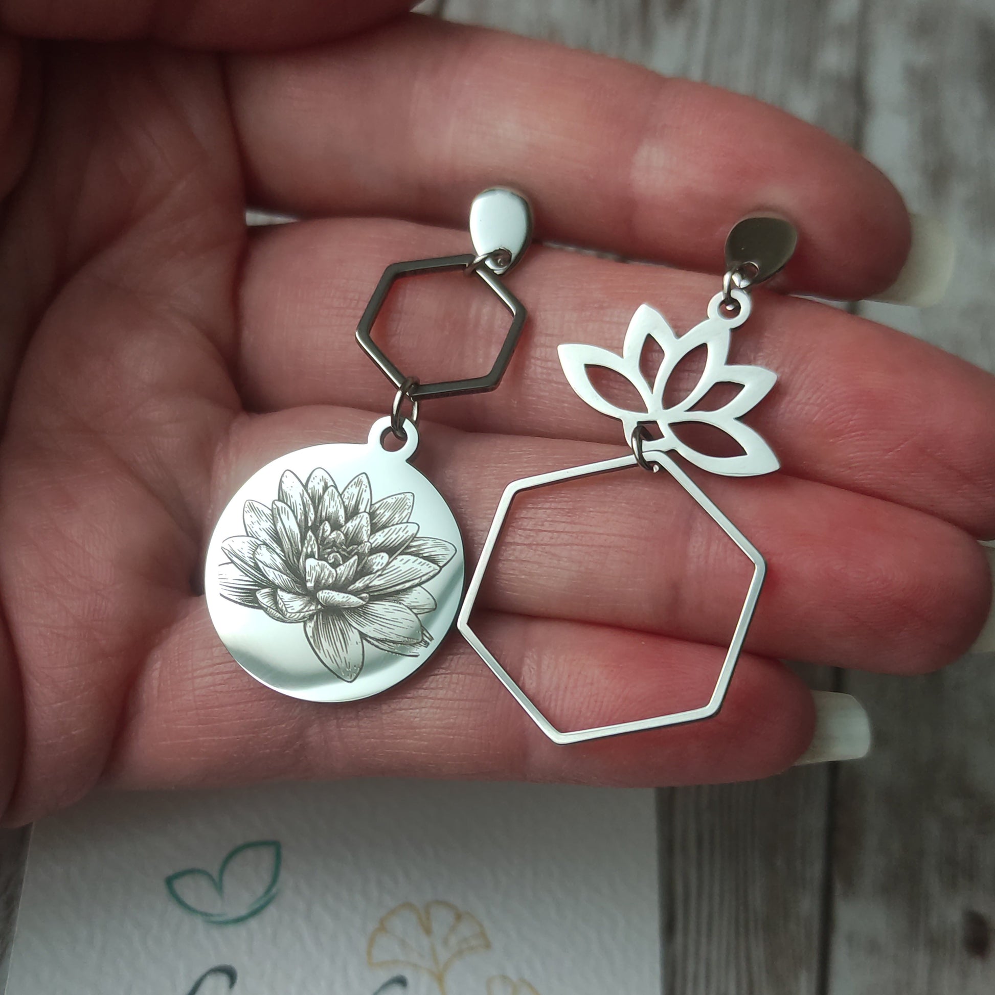 Boucles d'Oreilles Asymétriques "Lotus" L'Atelier VanessaCréa