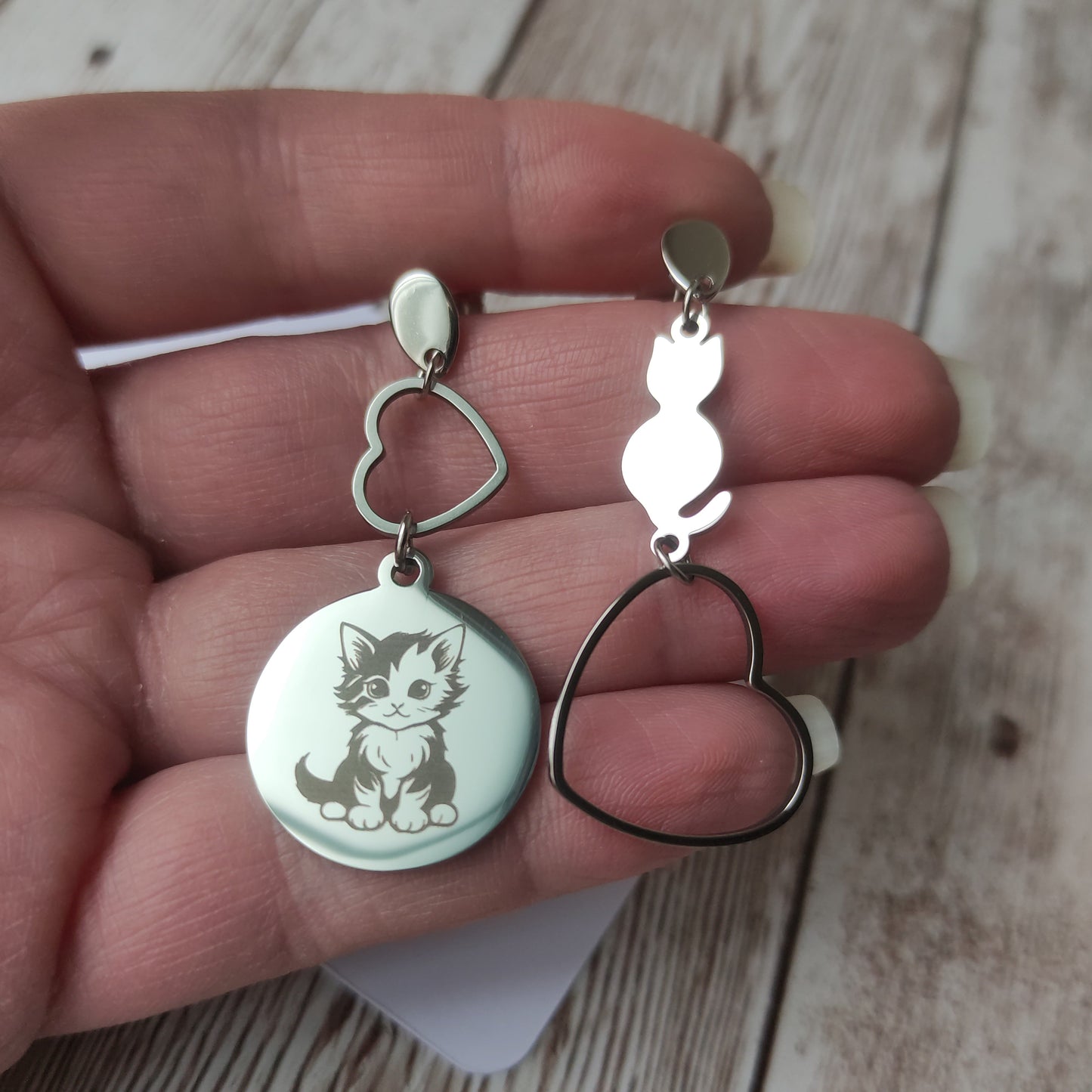 Boucles d'Oreilles Asymétriques "Chat Gravé" L'Atelier VanessaCréa