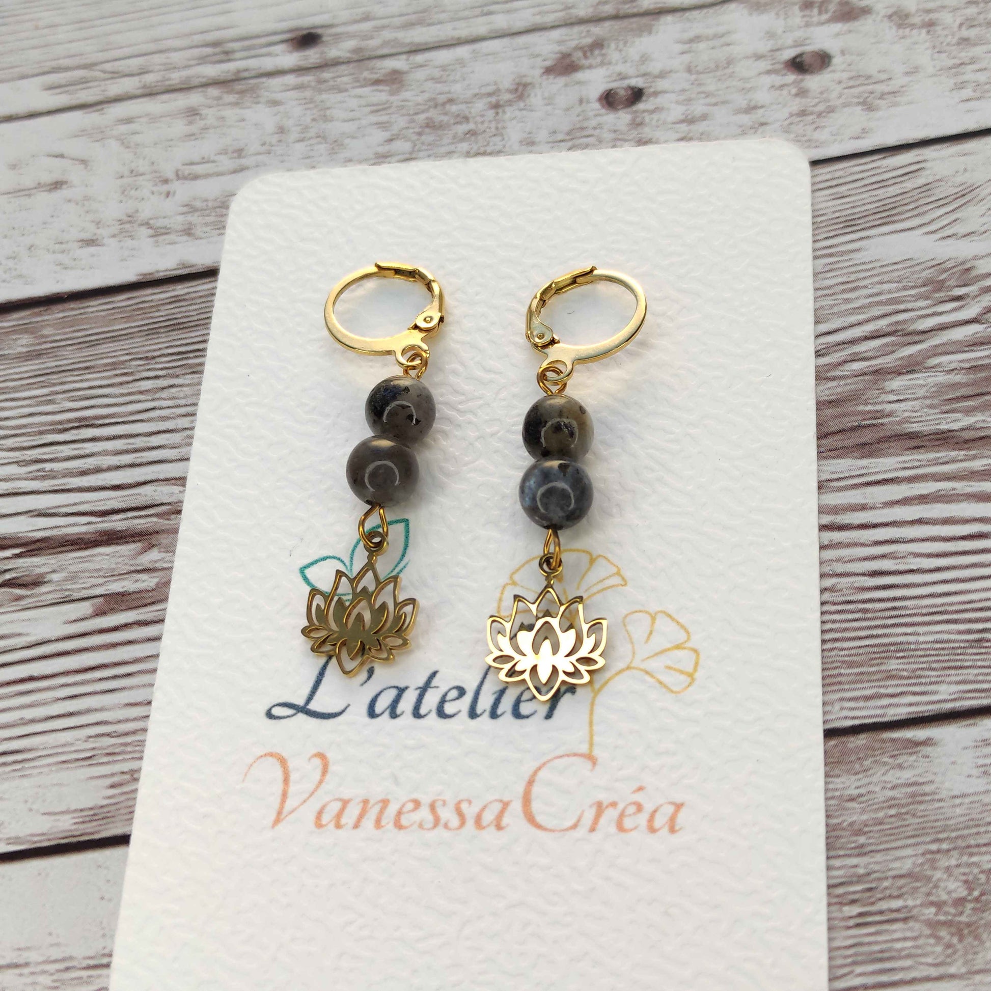 Boucles d'oreilles labradorite et Lotus L'Atelier VanessaCréa
