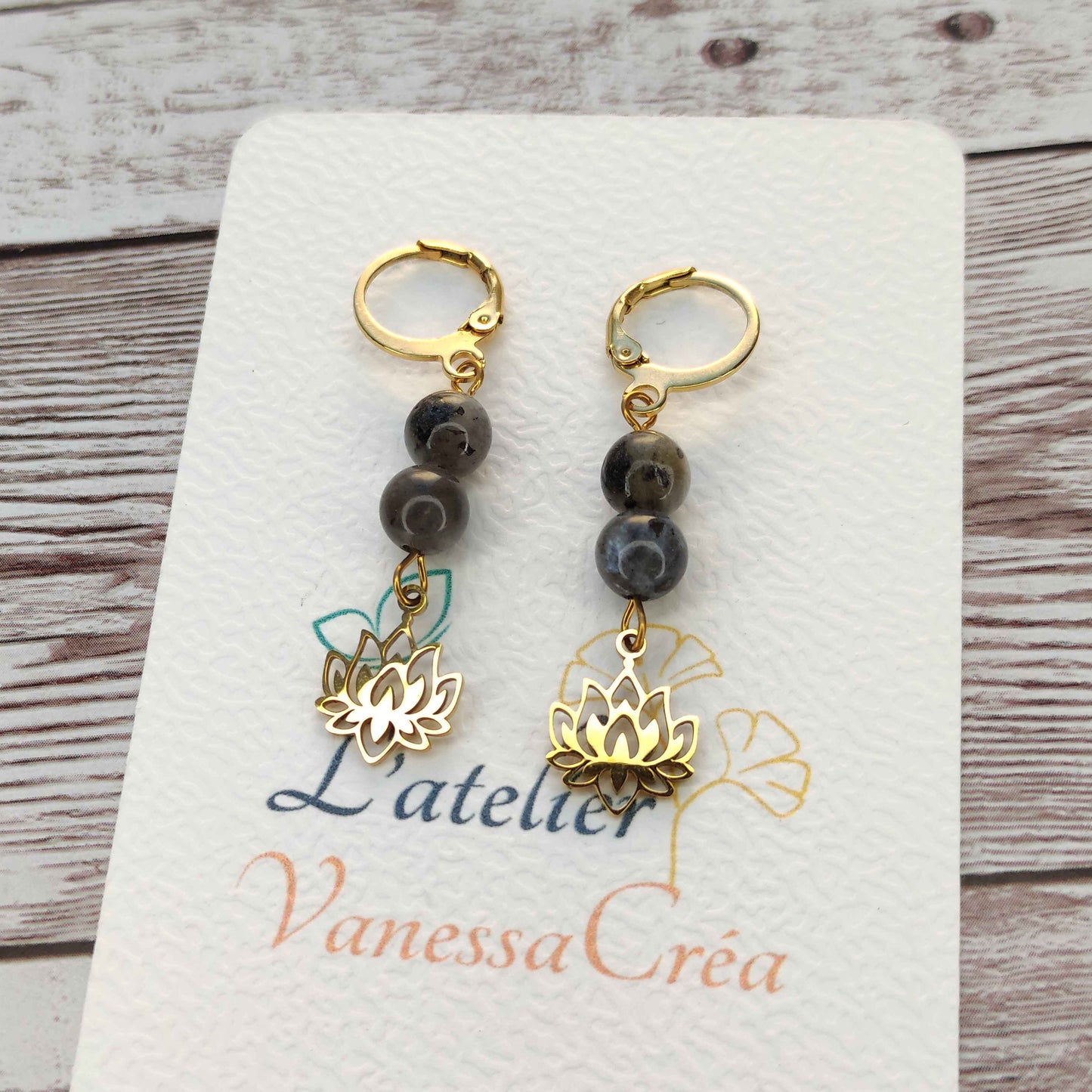 Boucles d'oreilles labradorite et Lotus L'Atelier VanessaCréa