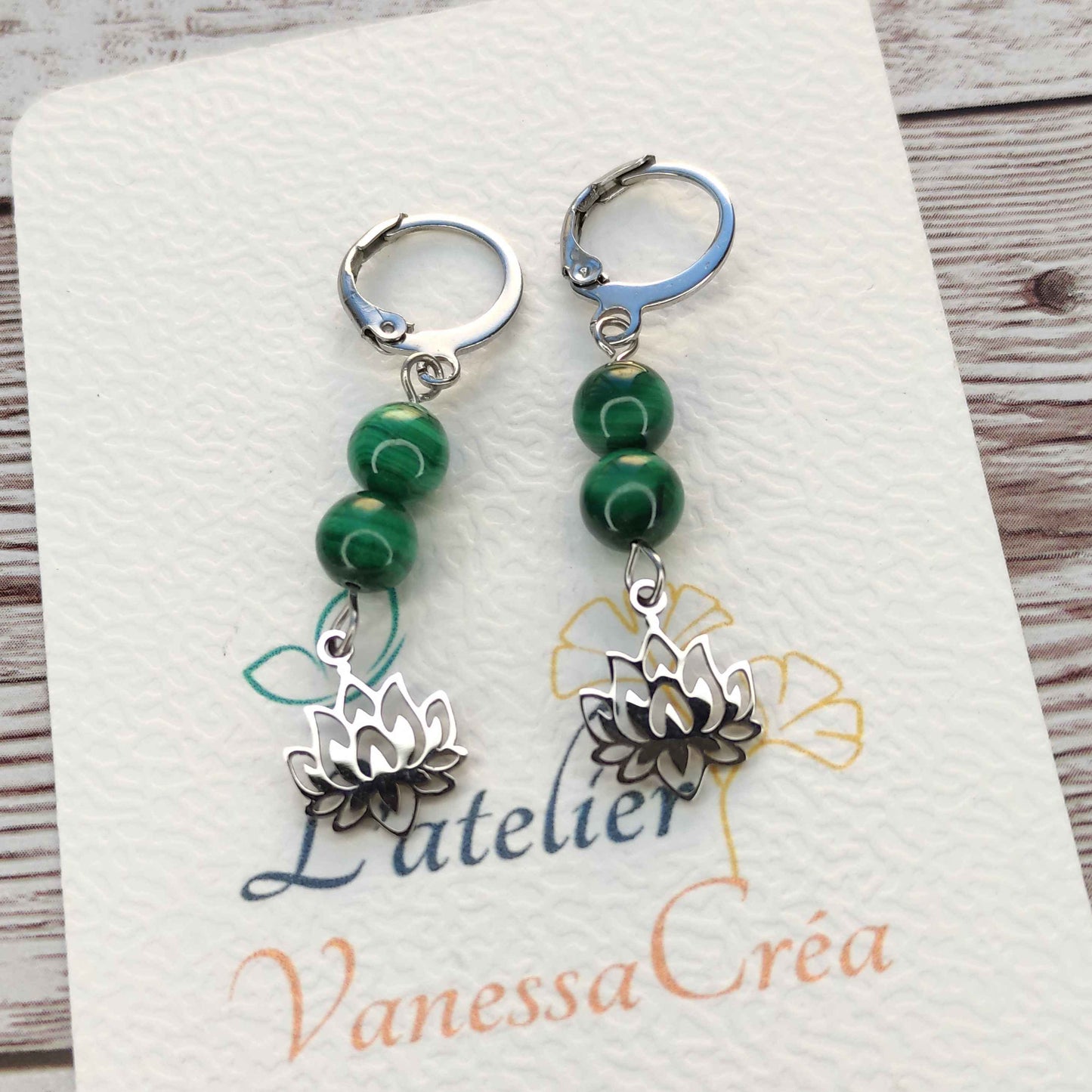 Boucles d'oreilles malachite et Lotus L'Atelier VanessaCréa