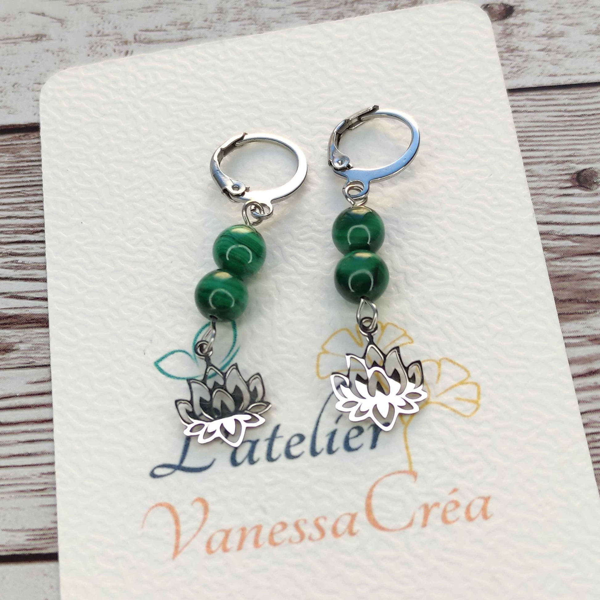 Boucles d'oreilles malachite et Lotus L'Atelier VanessaCréa