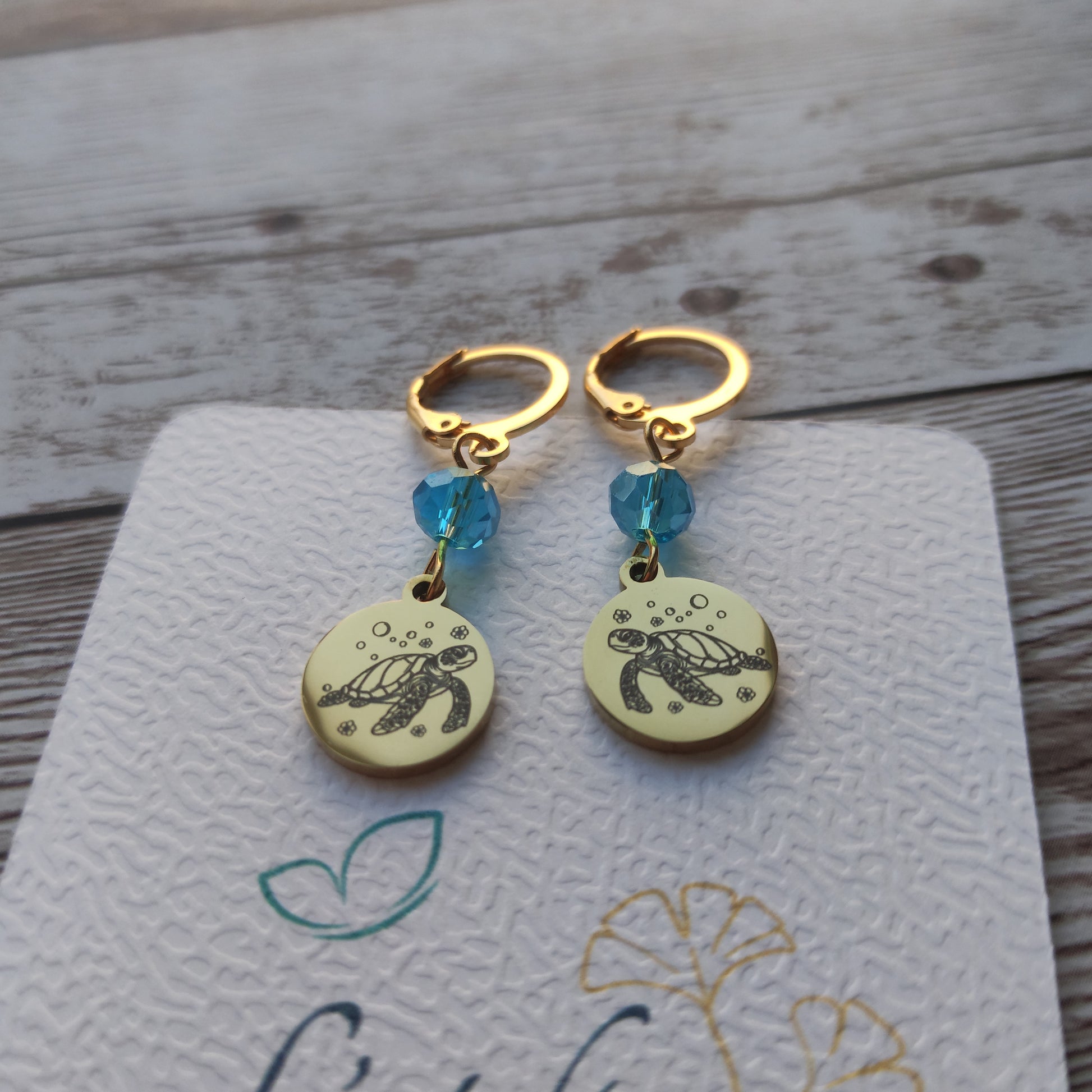 Boucles d'oreilles tortue acier inoxydable avec cristal et gravure laser L'Atelier VanessaCréa