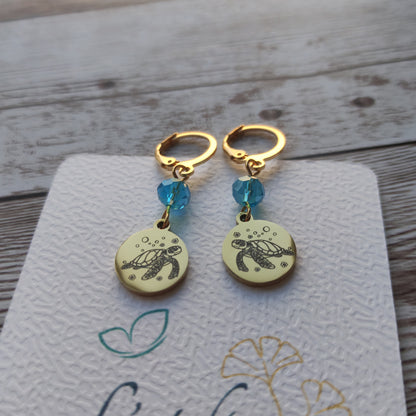 Boucles d'oreilles tortue acier inoxydable avec cristal et gravure laser L'Atelier VanessaCréa