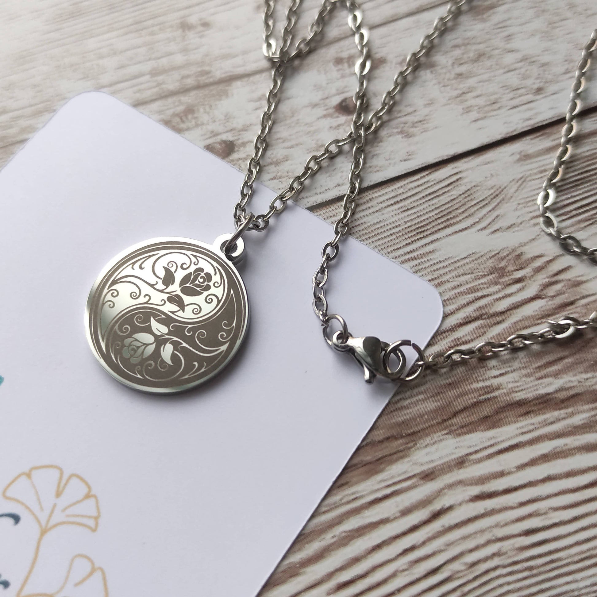 Collier Yin Yang Rose Personnalisé - L'AtelierVanessaCréa