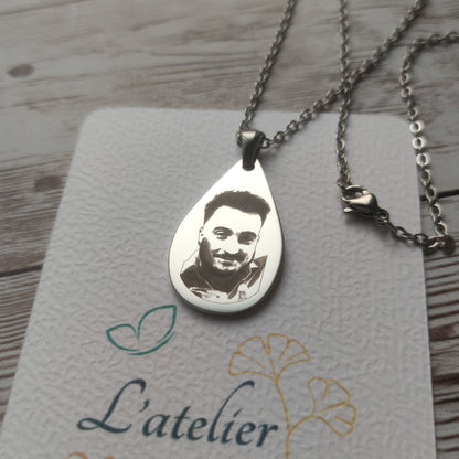 Collier personnalisé gravure photo goutte en acier inoxydable poli miroir.