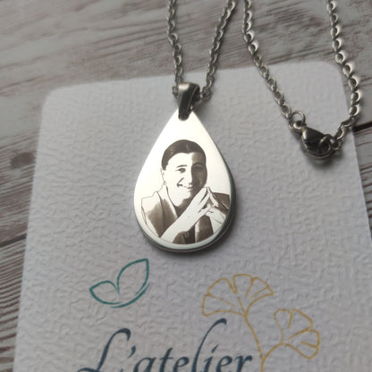 Collier personnalisé gravure photo goutte en acier inoxydable poli miroir.