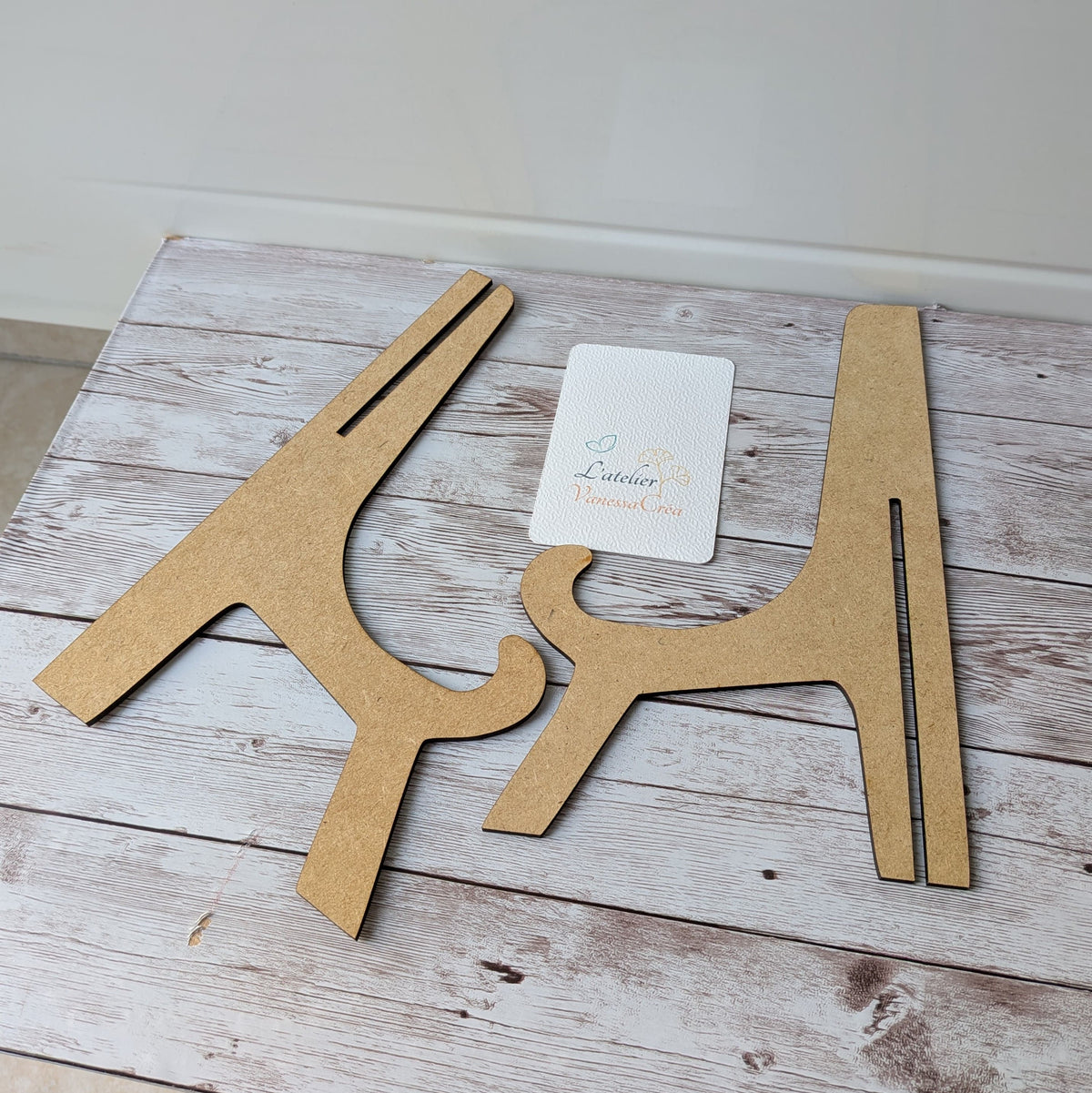 Support en bois sur-mesure pour création vibratoire L'Atelier VanessaCréa