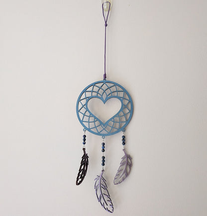 Attrape-rêve en bois et lapis lazuli bleu et violet, vue d'ensemble