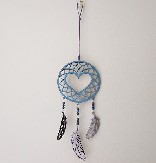 Attrape-rêve en bois et lapis lazuli bleu et violet, vue d'ensemble