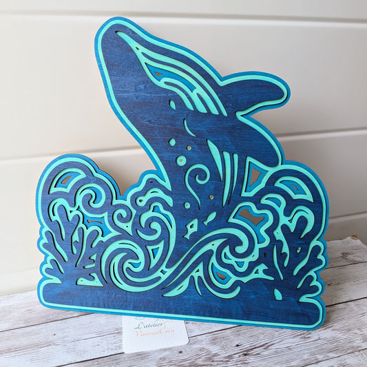 Sculpture murale baleine en bois, design océanique