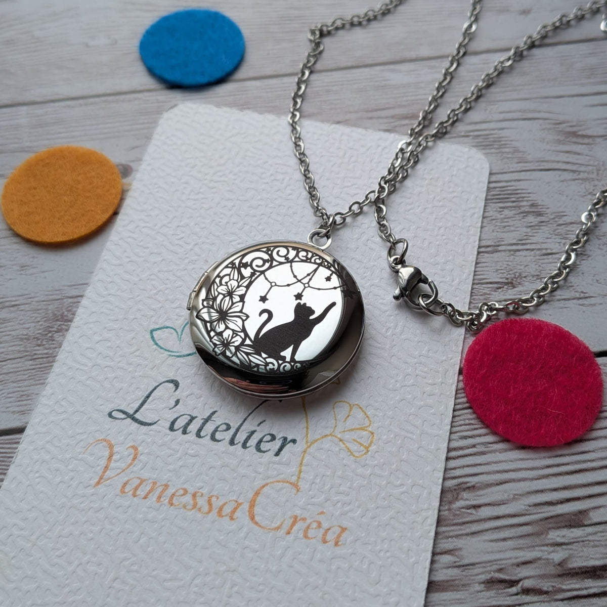 Bijou aromathérapie collier diffuseur d'huiles essentielles Chat et Étoiles L'Atelier Vanessa Créa