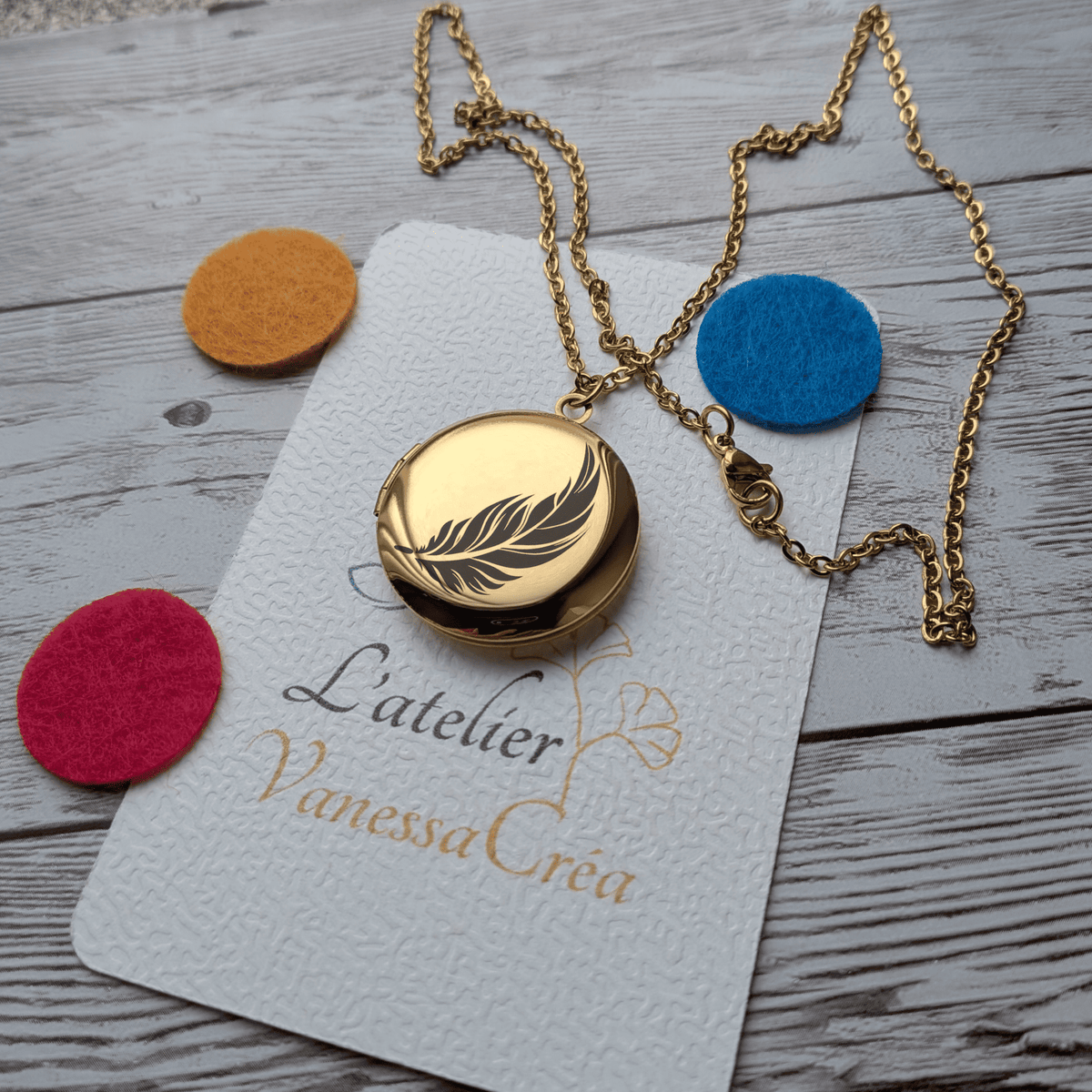 Bijou aromathérapie collier diffuseur d'huiles essentielles Plume en acier inoxydable