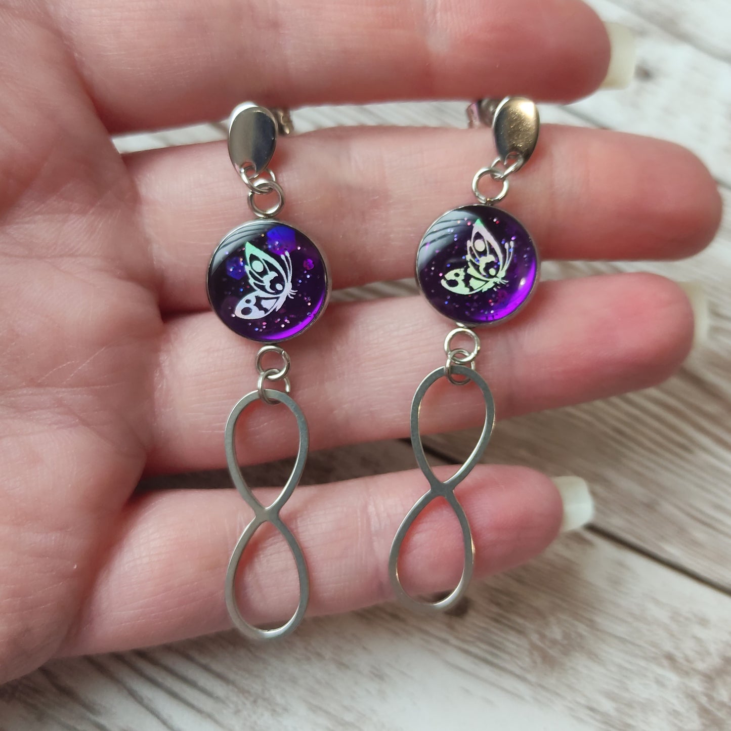 Boucles d'Oreilles Papillon Magique – Violet & Acier Inox