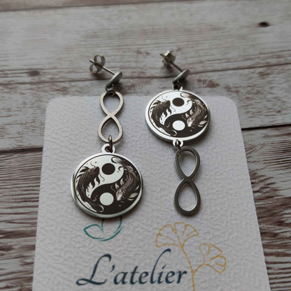 Boucles d'Oreilles Yin Yang Carpes Koï - Acier Inoxydable "Équilibre Infini" L'Atelier VanessaCréa