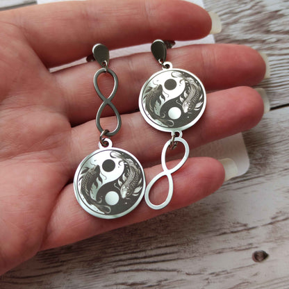 Boucles d'Oreilles Yin Yang Carpes Koï - Acier Inoxydable "Équilibre Infini" L'Atelier VanessaCréa