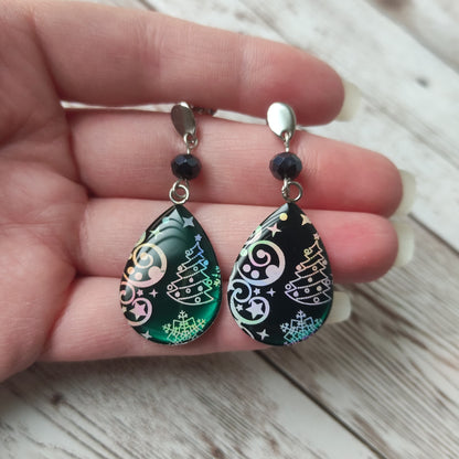 Éclats Boréals – Boucles Gouttes de Noël en Acier Inox