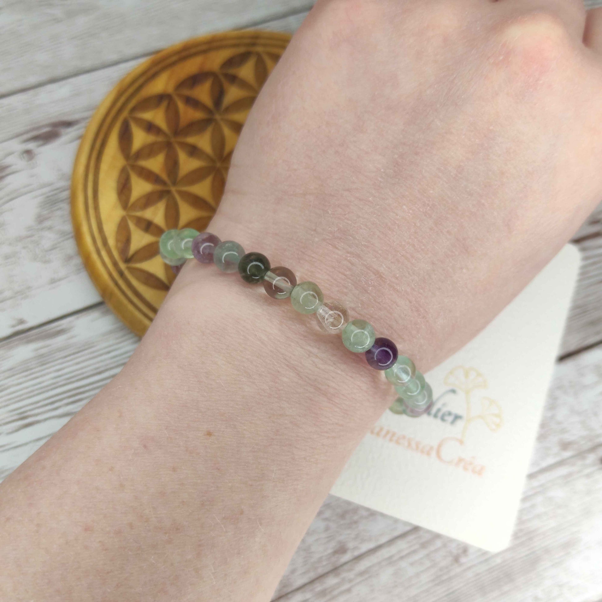 Bracelet Fluorite naturelle porté L'Atelier VanessaCréa