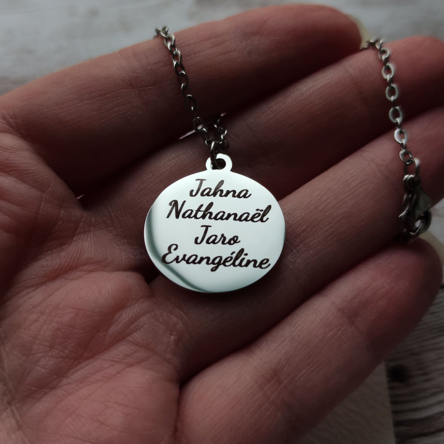 Collier Personnalisé Prénoms Rond - L'Atelier VanessaCréa