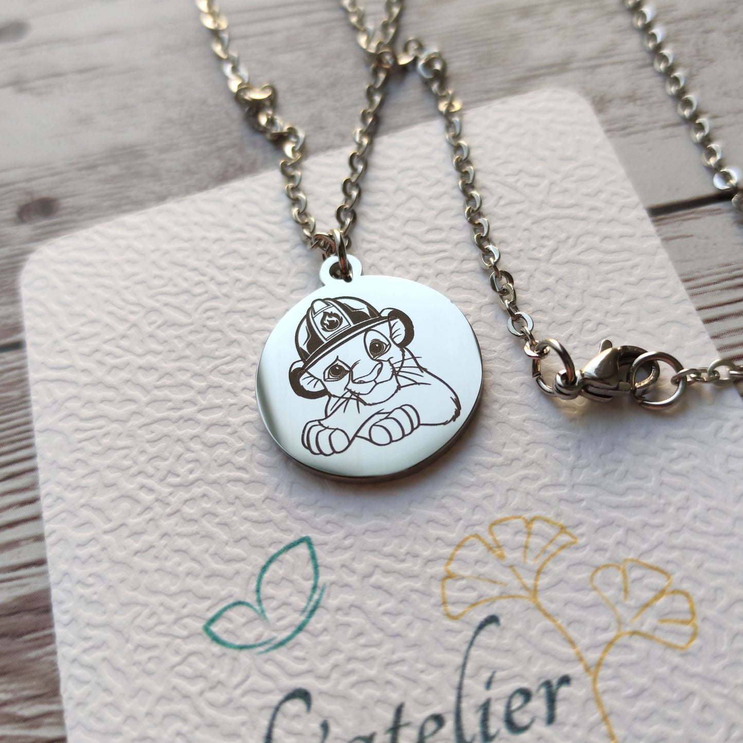 Collier Simba Pompier Personnalisé - L'Atelier VanessaCréa