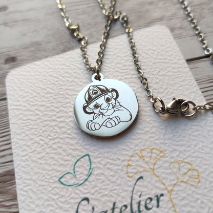 Collier Simba Pompier Personnalisé - L'Atelier VanessaCréa