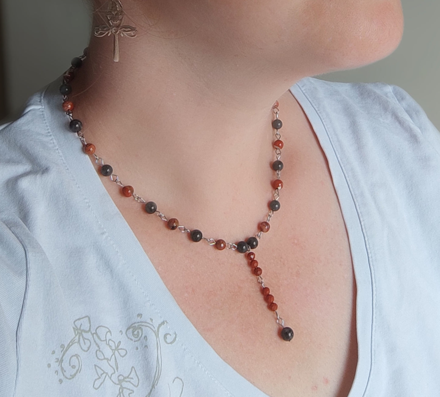 Collier cravate Sceau de Force & Protection – Labradorite, Jaspe Rouge & Acier Inoxydable