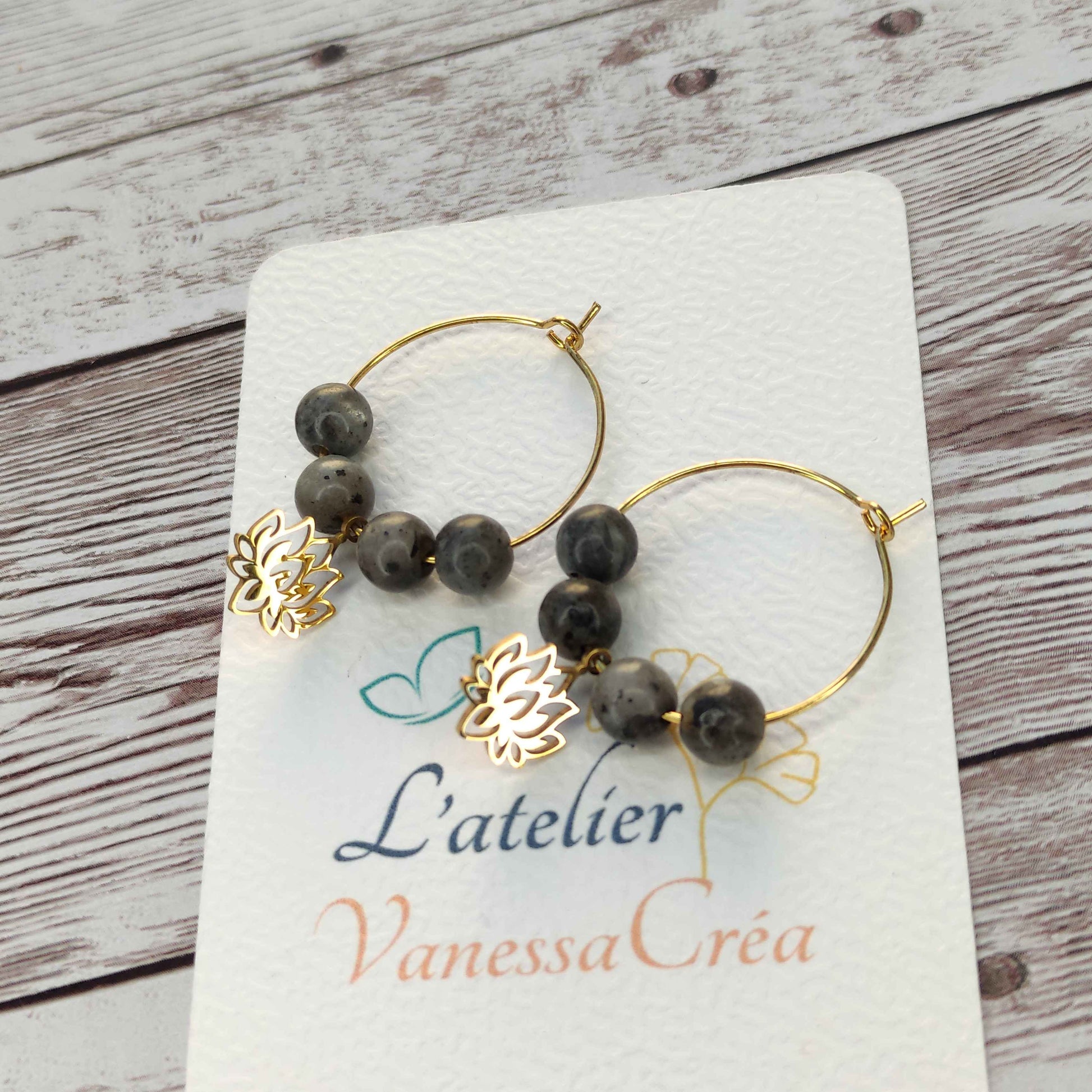 Créoles Lotus et Labradorite L'Atelier VanessaCréa