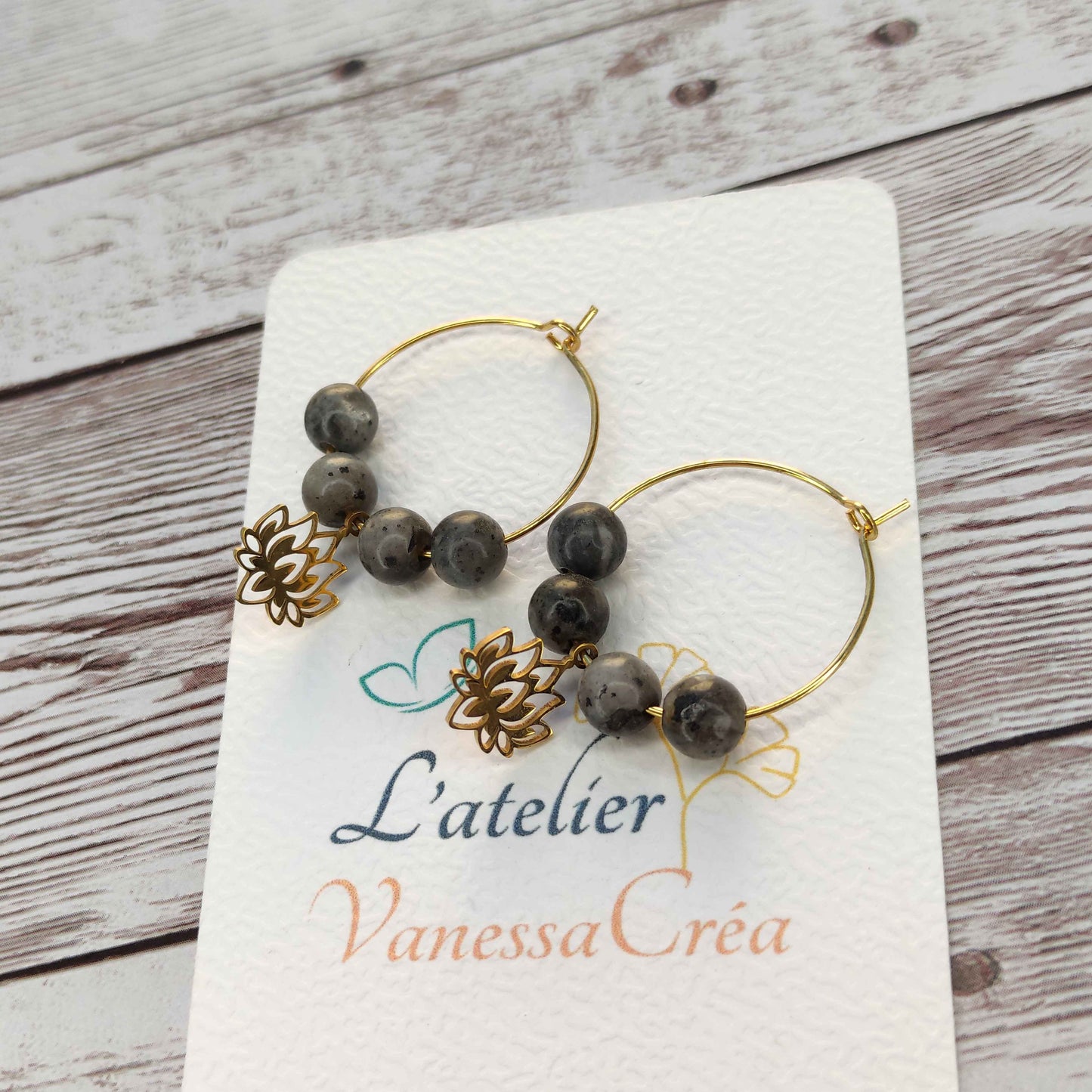 Créoles Lotus et Labradorite L'Atelier VanessaCréa