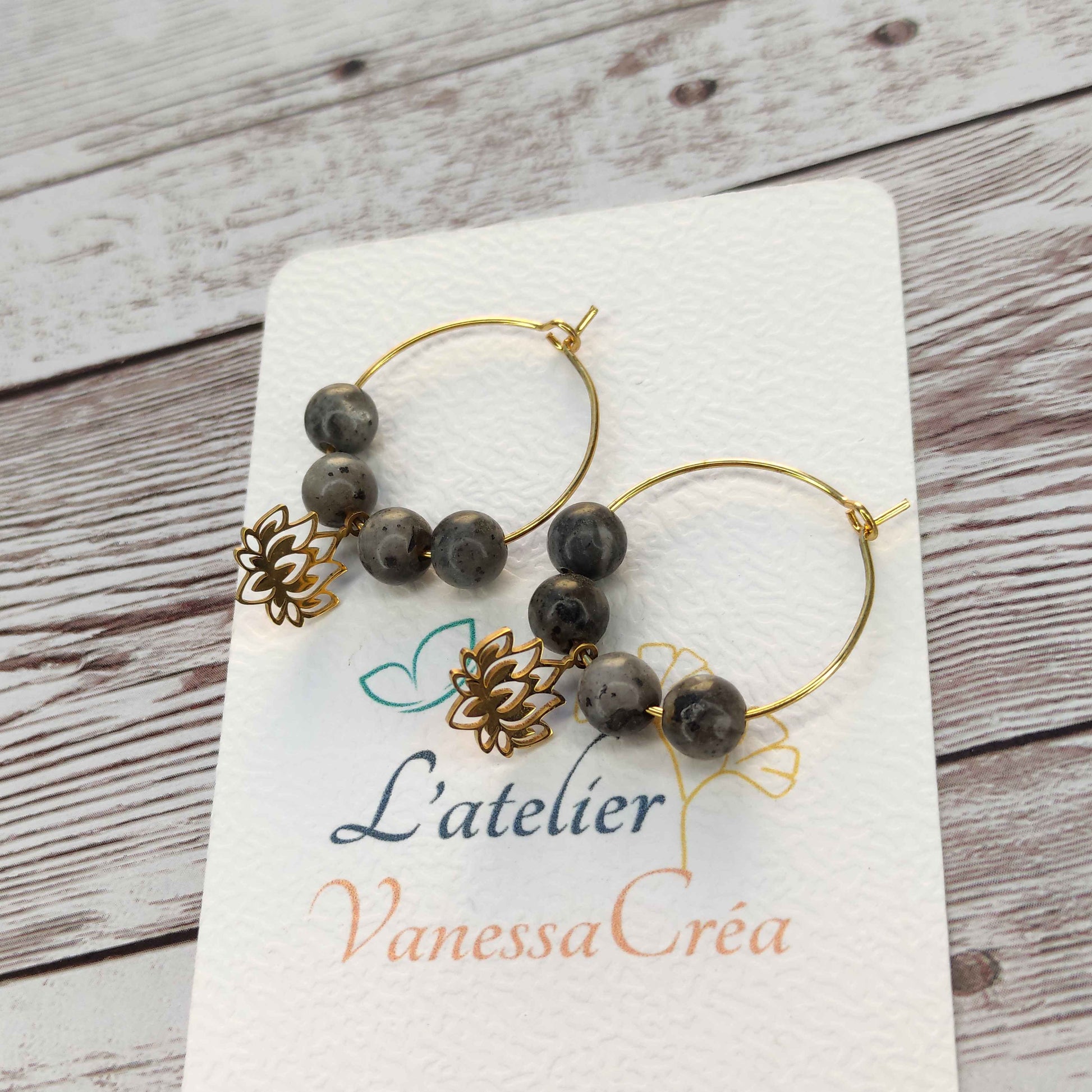 Créoles Lotus et Labradorite L'Atelier VanessaCréa