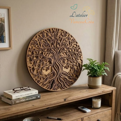 Arbre de Vie décoratif en bois teinté brou de noix, posé sur une console dans une décoration d'intérieur naturelle et zen.