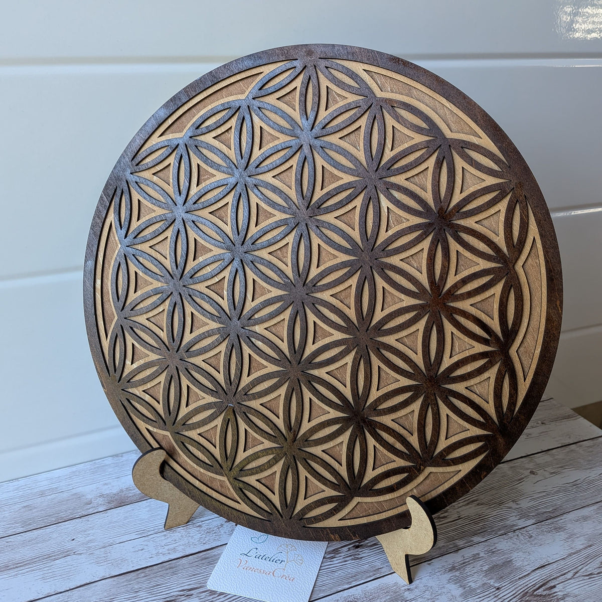 Décoration murale Fleur de Vie en bois sur support, vue de face