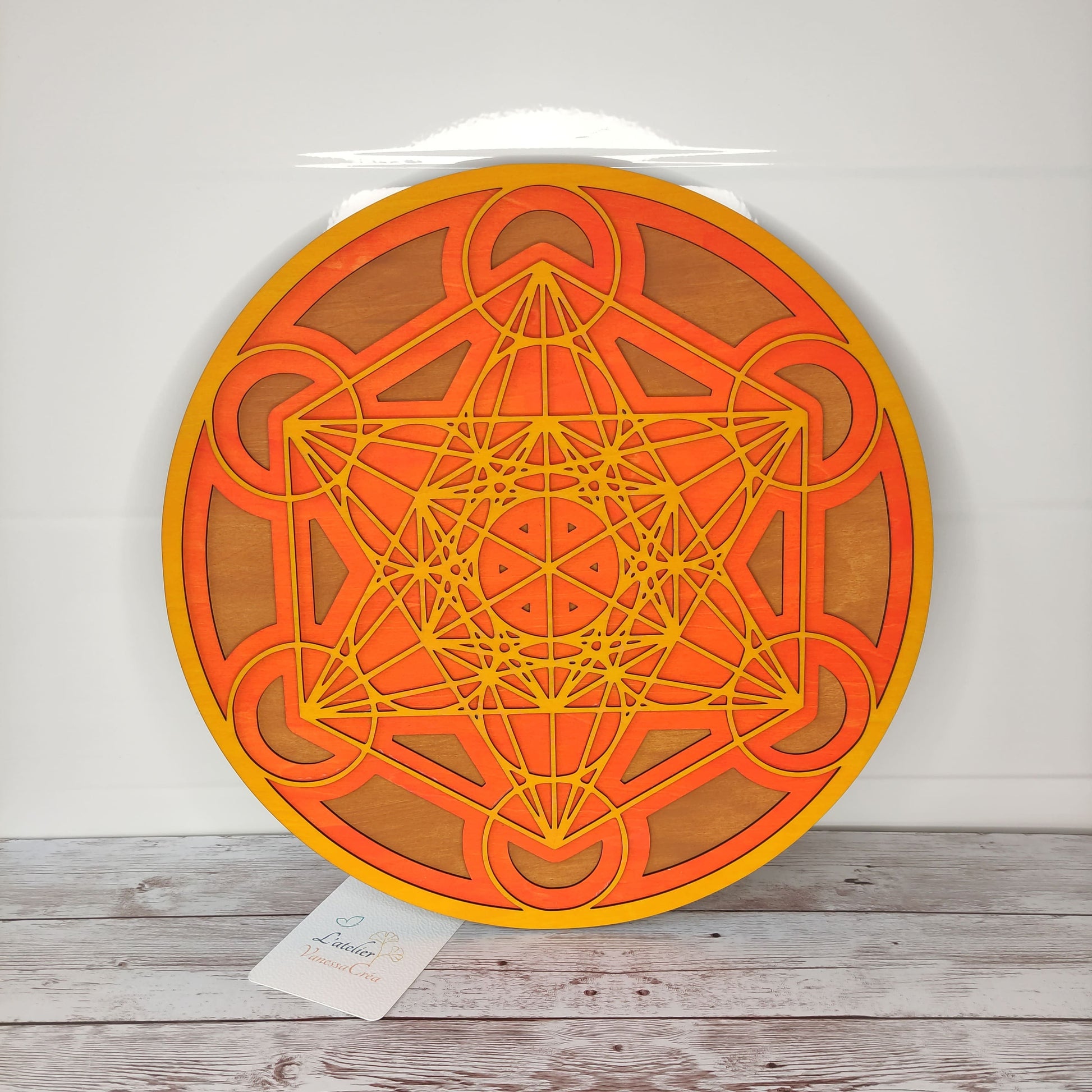 Vue de face de la décoration géométrie sacrée Métatron oranger