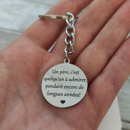 Porte-clés rond acier inoxydable poli miroir gravé avec message pour papa et petit cœur.