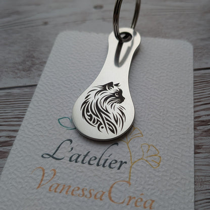 Porte-clés jeton de caddie en acier inoxydable gravé du profil d'un chat élégant, L'Atelier VanessaCréa.