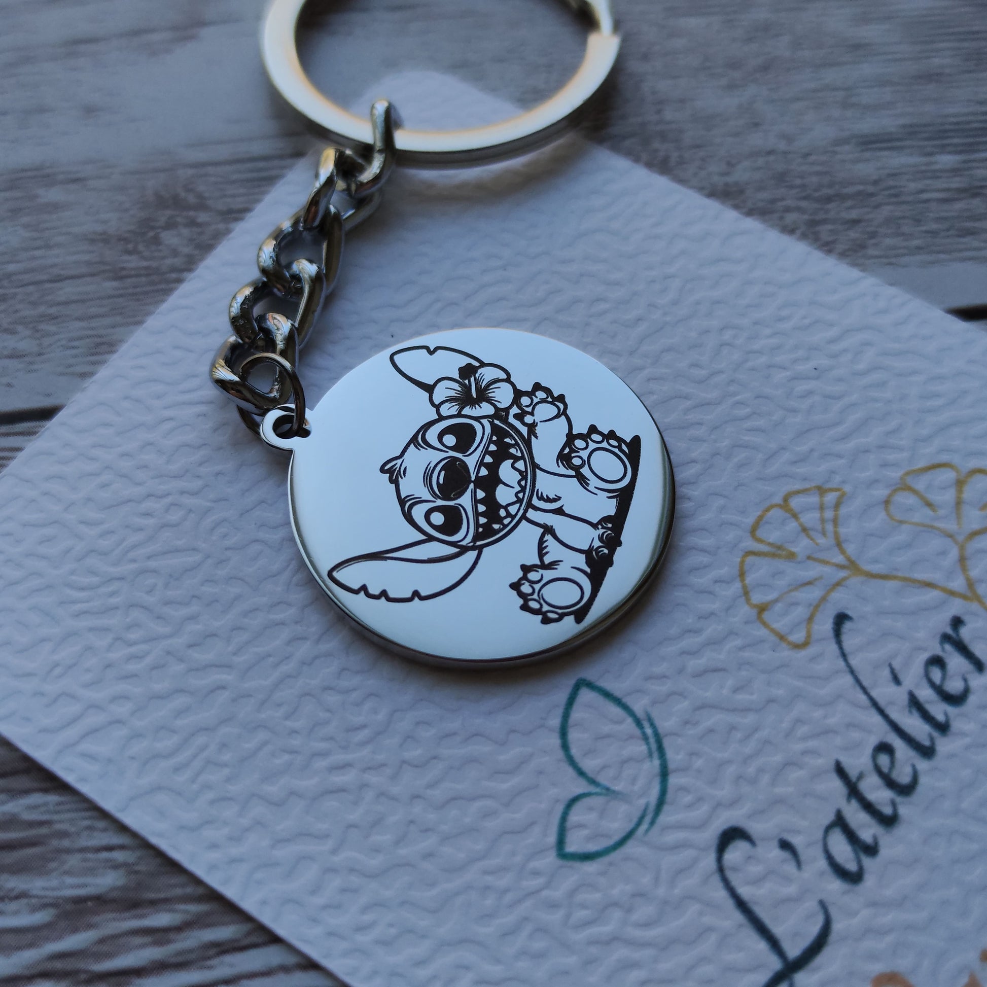 Porte-clés Stitch Fleur Personnalisé - L'Atelier VanessaCréa