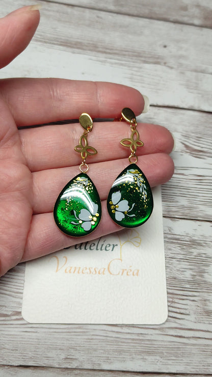 Boucles d'Oreilles « Jardin de Cristal » – Goutte Émeraude & Papillon Ajouré