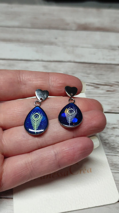 Éclat Féerique – Boucles d'Oreilles Goutte Plume Multicolore